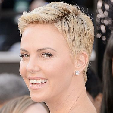 <p>Move over Miley Cyrus, Charlize Theron's totally taking the crown for best buzz cut in 2013. She showed up at the Oscars in a super-short boyish haircut that she jazzed up with plenty of mascara and glossy nude lips. What a daring beauty look for this red carpet event!</p>