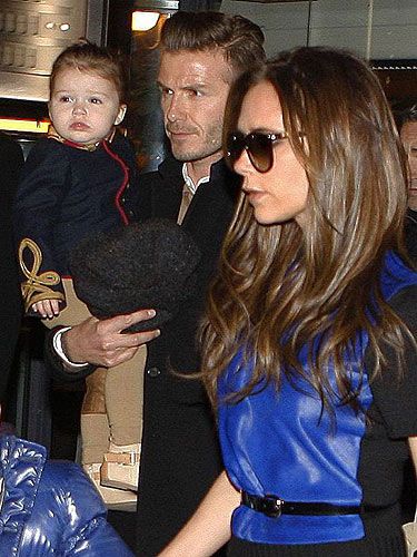 <p>It looks like little Harper Beckham is following in her mummy's footsteps with her aiport style. Victoria Beckham doesn't fly in a jogging bottoms and a hoodie, oh no! She flys in only the best clobber. It would seem that Harper is much the same, check out her military style coat with embroidered sleeves. J'adore.</p>