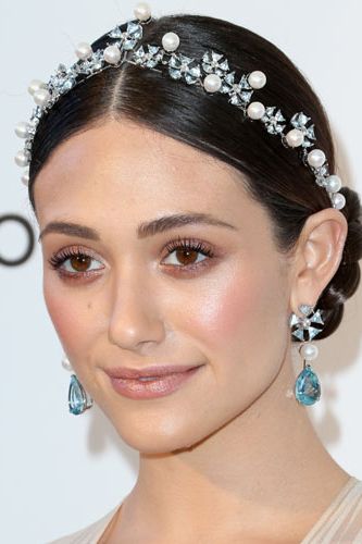 <p>Actress Emmy Rossum proved pearls never go out of style at the 21st Annual Elton John AIDS Foundation's Oscar Viewing Party with this beautiful hair band. There are some gorgeous pearl accessories out there but we particularly like this delicate, handknitted crystal and pearl piece from <a title="pearl knitted headband" href="http://www.notonthehighstreet.com/bunnylovesevie/product/handknitted-crystal-pearl-hairband" target="_blank">Notonthehighstreet.com</a> (£45)</p>