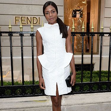 <p>Naomi Harris looked a bit of all white at the Fendi party this week.</p>
<p>Wearing a sculptural Fendi frock with peplum detail and Fendi patent-leather peep-toes with spiked heel, a black clutch completed her monochrome look. e think she looks black, white and red hot all over!</p>
<p> </p>