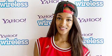 <p>Model Jourdan Dunn was effortlessly cool with a B-Side snapback and her Chicago Bulls jersey.</p>
