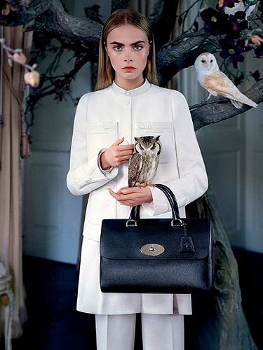 <p>Featuring Cara Delevinge, beautiful owls and lush bags, Mulberry's AW13/14 campaign is all about beauty of the good ol' English countryside, inspired by childhood fables, rural landscapes and the secrecy of nature. We absolutely adore those owls!</p>