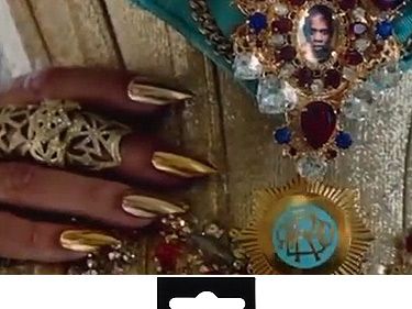 <p>Since Beyoncé's UK tour advert was released we couldn't take our eyes off her shiny gold talons. Want to achieve a similar look? Follow this advice from Andrea Fulerton Nail Boutique:<br />•    Use a coat of either AFNB India or Cat Gold as a base coat.<br />•    Whilst each nail is still wet puff on AFNB Gold Puff Dust.<br />Top tip: Do all your nails for an ultra glam look or opt for one accent nail, perfect for a daytime look. <br />Voila! Dazzling gold nails à la Queen B.<br /> <br />Andrea Fulerton Nail Boutique products start from £3.99 at <a href="http://www.superdrug.com/search?q=andrea+fulerton" target="_blank">Superdrug</a>.<br /><br /></p>