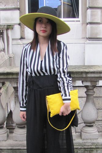 We adore this look! The yellow accessories give this monochrome outfit serious fashion cred. 