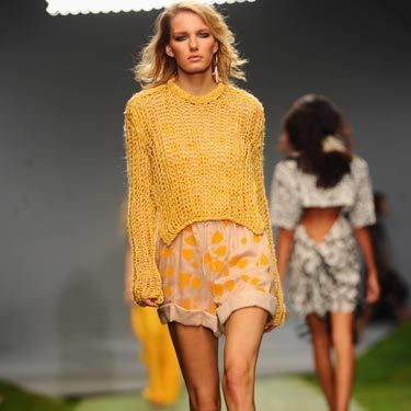 <p>Mustard yellows and chiffons make for a perfect spring/summer look.</p>