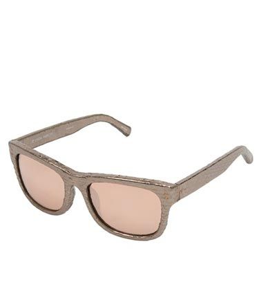 <p>Protect those peepers with these super luxe sunglasses. With gold-tone snakeskin effect leather and mirrored lenses will mean you can peek at hotties in style.</p>
<p>Sunglasses, £676.92, Linda Farrow Luxe at <a href="http://www.farfetch.com/shopping/women/linda-farrow-luxe-snakeskin-effect-sunglasses-item-10512244.aspx?storeid=9089" target="_blank">Farfetch</a></p>
<p> </p>