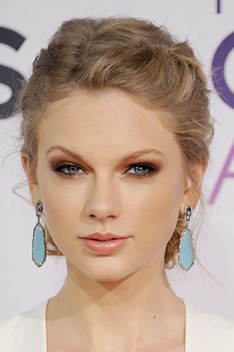 <p><strong><a>The inspiration:</a></strong> Taylor Swift</p>
<p><strong>The look:</strong> Gold is a brilliant makeup choice because a) it makes you look instantly party-ready, b) it suits everyone and c) it gives your boyfriend an excellent hint as to what you want your Christmas present to be made from.</p>
<p><strong>Key product:</strong> Maybelline EyeStudio Color Tattoo 24hr Cream Gel Eyeshadow in Gold, £4.99, <a href="http://www.boots.com/en/Maybelline-EyeStudio-Color-Tattoo-24hr-Cream-Gel-Eyeshadow_1253778/" target="_blank">boots.com</a></p>
<p><a href="http://www.cosmopolitan.co.uk/beauty-hair/beauty-tips/how-to-wear-bright-makeup" target="_blank">HOW TO WEAR BRIGHT MAKEUP</a></p>
<p><a href="http://www.cosmopolitan.co.uk/beauty-hair/news/styles/celebrity/celebrity-party-hair-style-inspiration?click=main_sr" target="_blank">CELEBRITY PARTY HAIR IDEAS</a></p>
<p><a href="http://www.cosmopolitan.co.uk/fashion/shopping/christmas-party-dresses-investment" target="_blank">10 DREAMY PARTY DRESSES</a></p>