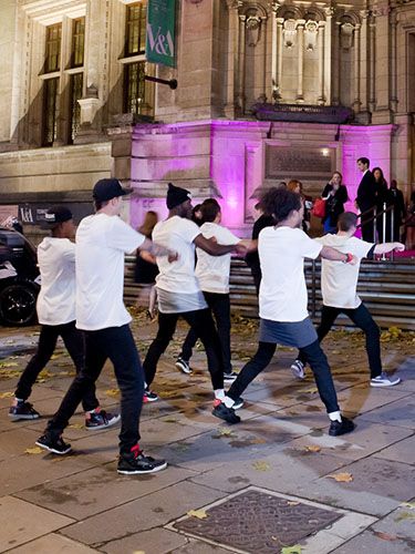 <p>Breakdancing at the entrance to one of Britain's grandest museums and the home to the Cosmo Ultimate Women Awards, the V&A? Casual</p>