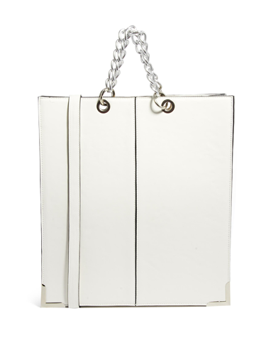 <p>This chic carry-all is just the ticket for your new season wardrobe.</p>
<p>Shopper With Chunky Metal Handle, £35, <a href="http://www.asos.com/ASOS/ASOS-Shopper-With-Chunky-Metal-Handle/Prod/pgeproduct.aspx?iid=3586376&WT.ac=FE|WW|btw14|skirt|prod&WT.z_feature=Feature|Back%20to%20Work%2014&WT.z_subfeature=Hub" target="_blank">asos.com</a></p>
<p><a href="http://www.cosmopolitan.co.uk/fashion/shopping/primark-summer-fashion-trends-2014" target="_blank">Primark's spring fashion collection</a></p>
<p><a href="http://www.cosmopolitan.co.uk/fashion/shopping/workout-clothes-stylish-women" target="_blank">Workout wear you'll WANT to wear</a></p>
<p><a href="http://www.cosmopolitan.co.uk/fashion/news/" target="_blank">Get the latest fashion news</a></p>
