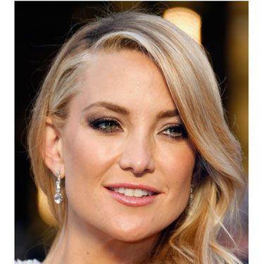 <p>Shimmering, etheral and feather-light, Kate's makeup was bordering on ANGELIC.<strong><br /></strong></p>
<p><strong>MORE OSCARS STUFF YOU NEED IN YOUR LIFE:</strong></p>
<p><a href="http://www.cosmopolitan.co.uk/celebs/entertainment/ten-best-ever-oscar-moments" target="_blank">THE 10 BEST EVER OSCARS MOMENTS</a></p>
<p><a href="http://www.cosmopolitan.co.uk/celebs/entertainment/oscar-nominations-2014-announced" target="_blank">ALL THE NOMINEES FOR THE OSCARS 2014</a></p>
<p><a href="http://www.cosmopolitan.co.uk/fashion/news/every-best-actress-dress-infographic" target="_blank">EVERY BEST ACTRESS WINNER'S OSCARS DRESS SINCE 1929</a></p>