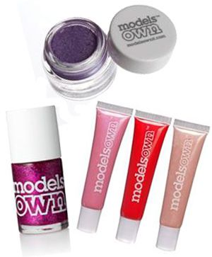 Liquid, Text, Red, Magenta, Pink, Violet, Purple, Lavender, Tints and shades, Beauty, 
