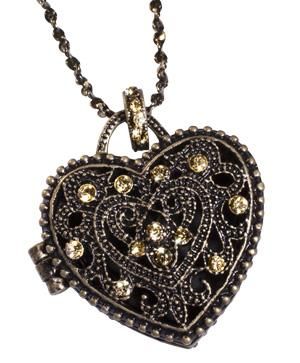 Chain, Fashion accessory, Pattern, Metal, Pendant, Jewellery, Fashion, Black, Locket, Body jewelry, 