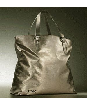 Product, Bag, Style, Leather, Shoulder bag, Fashion, Black, Hobo bag, Monochrome photography, Metal, 