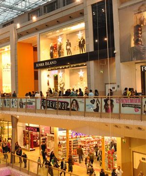 Retail, Shopping mall, Ceiling, Shopping, Service, Commercial building, Customer, Trade, Business, Outlet store, 