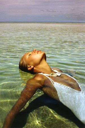 Body of water, Fluid, Water, Water resources, Summer, People in nature, Art, Ocean, Sea, Muscle, 