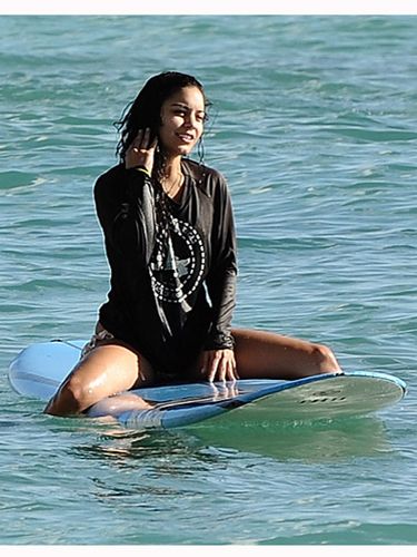 Surfboard, Surfing Equipment, Leisure, People in nature, Surface water sports, Black hair, Boardsport, Holiday, Wave, Wind wave, 