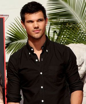 Taylor Lautner marie avgeropoulos