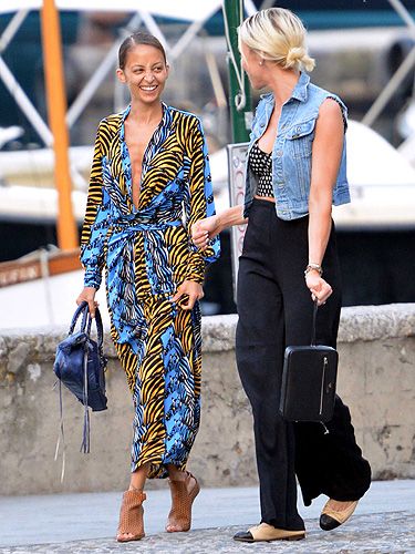 Nicole Richie wears a maxi dress with minimal makeup in Italy