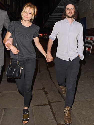 Date night for Sienna Miller and fiancé Tom Sturridge - pictures