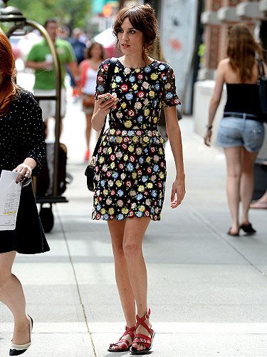 Alexa Chung looks fab in floral dress | Fashion news