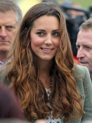 Kate Middleton's hair :: First public appearance since birth