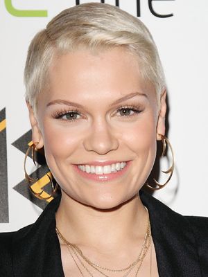 Jessie J's MOBO and GQ party hairstyles :: One crop two ways