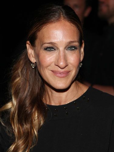 Hair news :: Sarah Jessica Parker sports two-tone ponytail