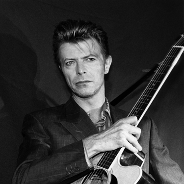 Watch: David Bowie sings for Louis Vuitton, Fashion
