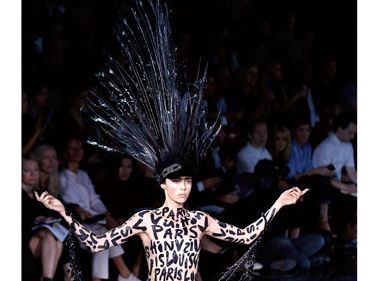 Marc Jacobs' Last Show at Louis Vuitton was an All Black Swan Song