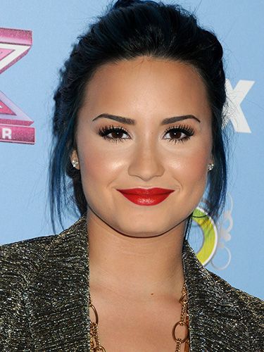 Demi Lovato Praises Glee For Having A Lesbian Couple On Prime Time Tv Demi Lovato New Interview