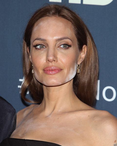 føderation Skriv en rapport Forinden Angelina Jolie's white powder makeup mishap and how to avoid it