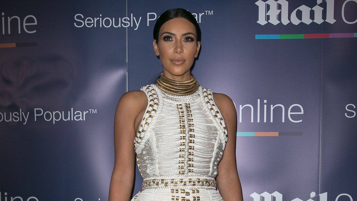 mor koncert Etna Kim Kardashian wears nautical rope dress in Cannes