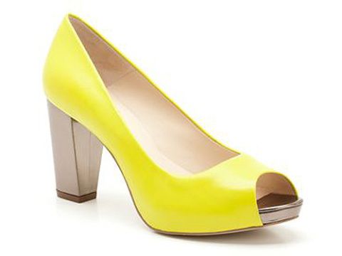 Footwear, Product, Brown, Yellow, High heels, Photograph, Basic pump, Beauty, Fashion, Tan, 