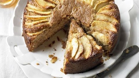 Easy Apple and Cinnamon Cake - Easy Peasy Foodie