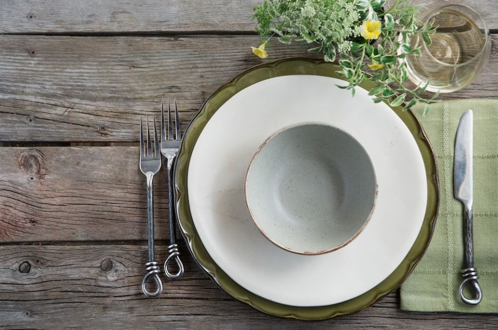 Expert tips on how to host a dinner party in a small space