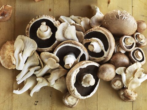 Mushrooms on chopping board