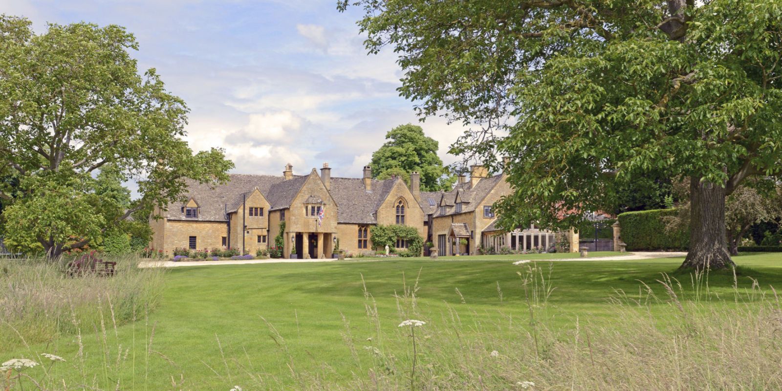 Inside Abbots Grange - The Stunning Cotswolds B&B That Has Been Named ...