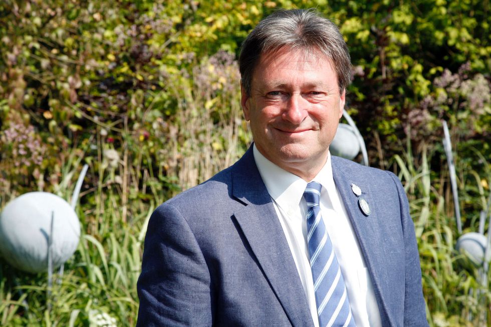 Alan Titchmarsh Reveals some top budget gardening ideas for 2018 ...