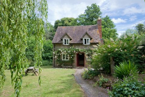 This Quintessential English Country Cottage From National