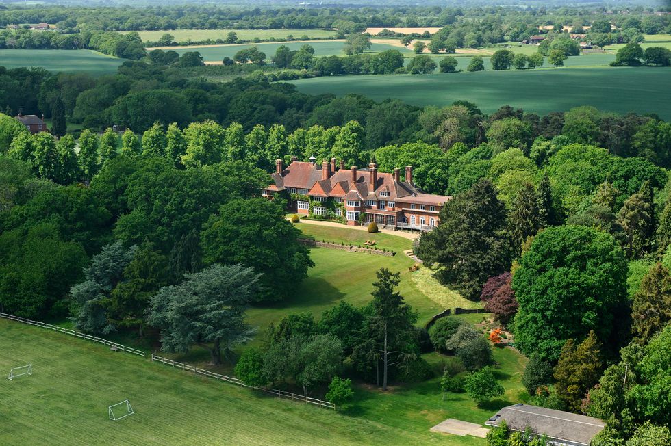 Adele - Lock House - West Sussex - grounds - Strutt and Parker
