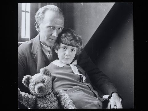AA Milne and Christopher Robin  Milne Winnie-the-pooh inspiration