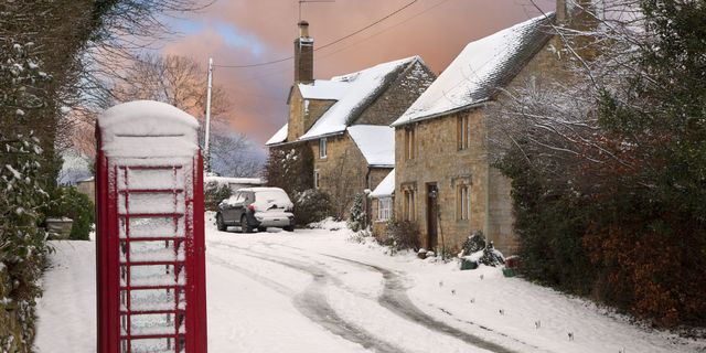cotswold snow road