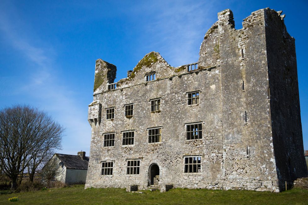 Leamaneh Castle in Clare - Ireland
