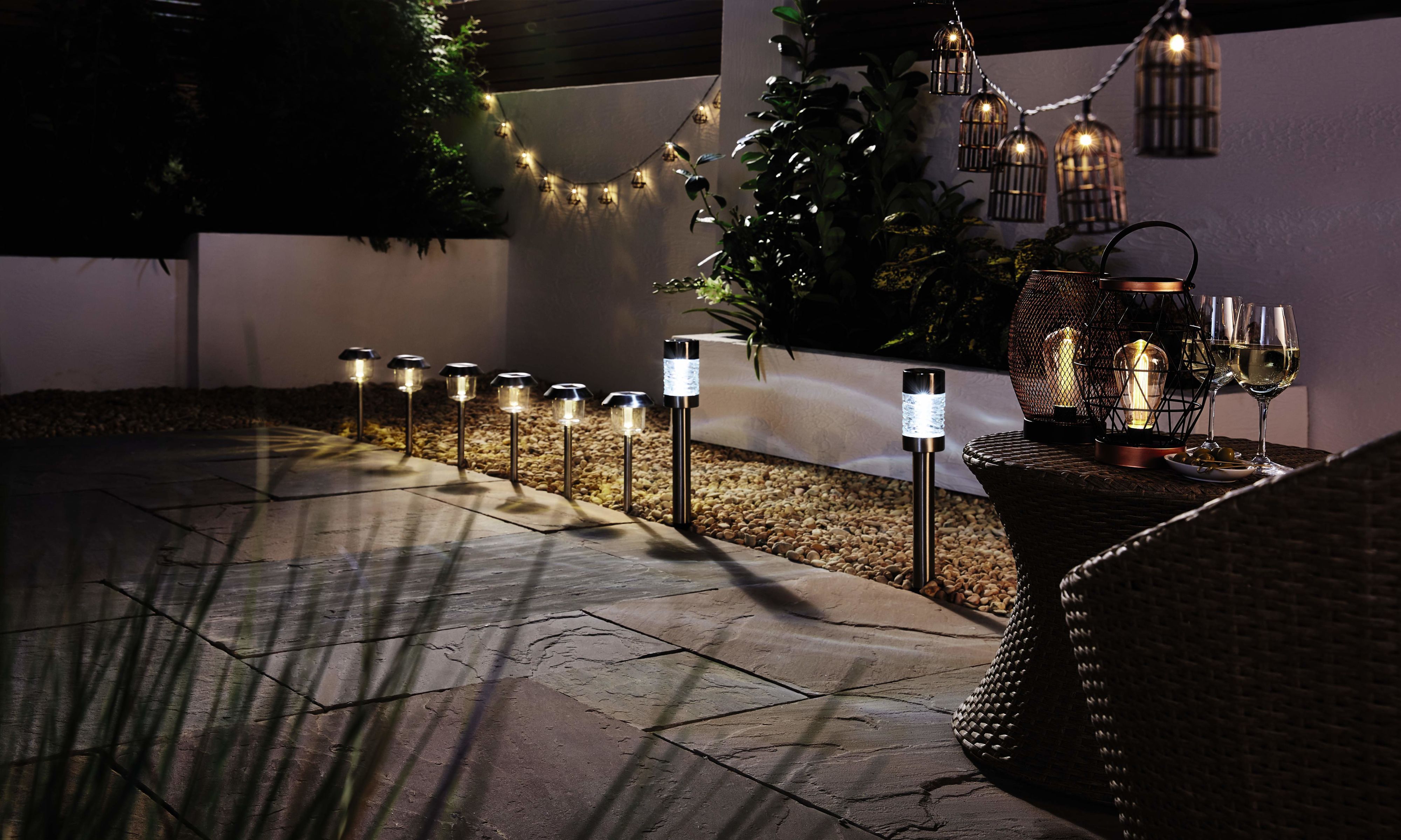 Solar garden 2024 lights aldi