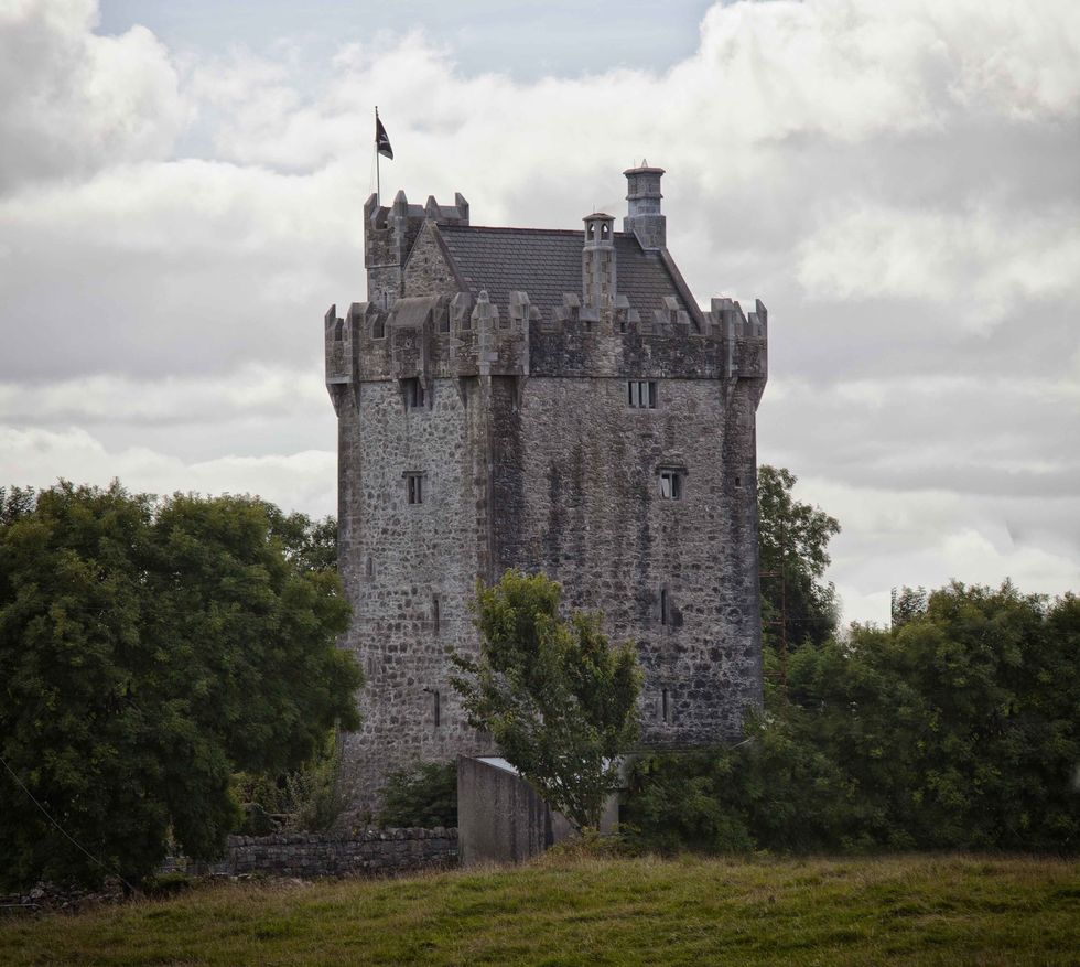 Live like a King in my castle - Cahercastle - Galway - Ireland - Airbnb