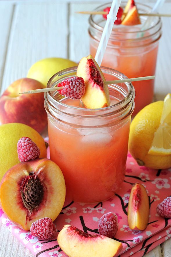 https://hips.hearstapps.com/countryliving/assets/15/21/lemonade-rasp-peach.jpg