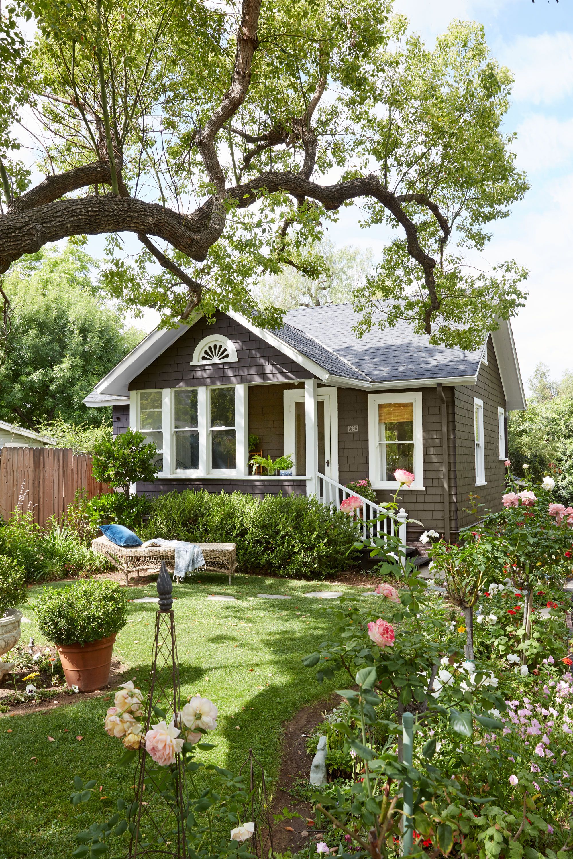 Janet Korff Tiny Cottage - Tiny Home Decorating Ideas