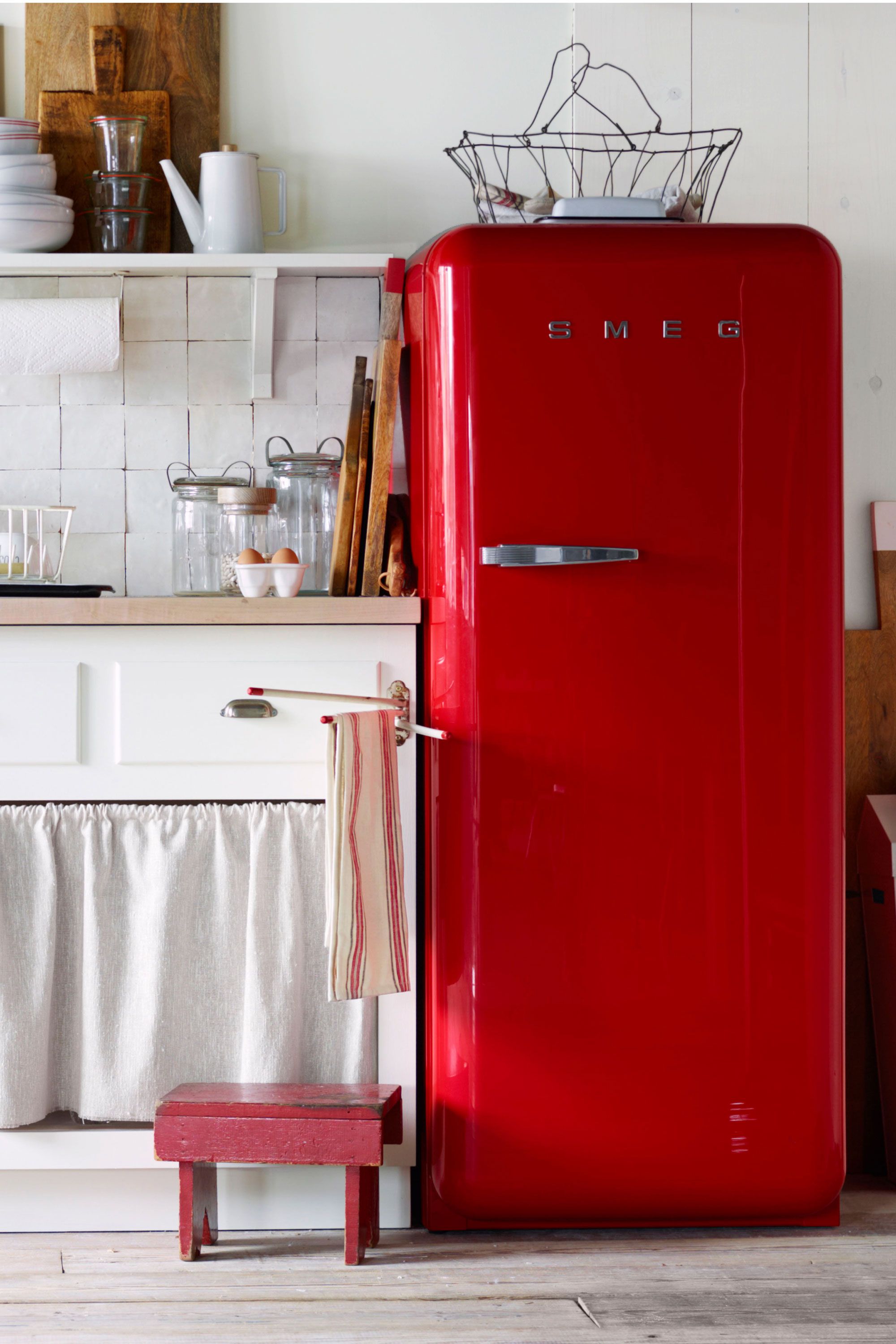 12 Retro Diner Decor Ideas for Your Kitchen - Vintage Kitchen Decor