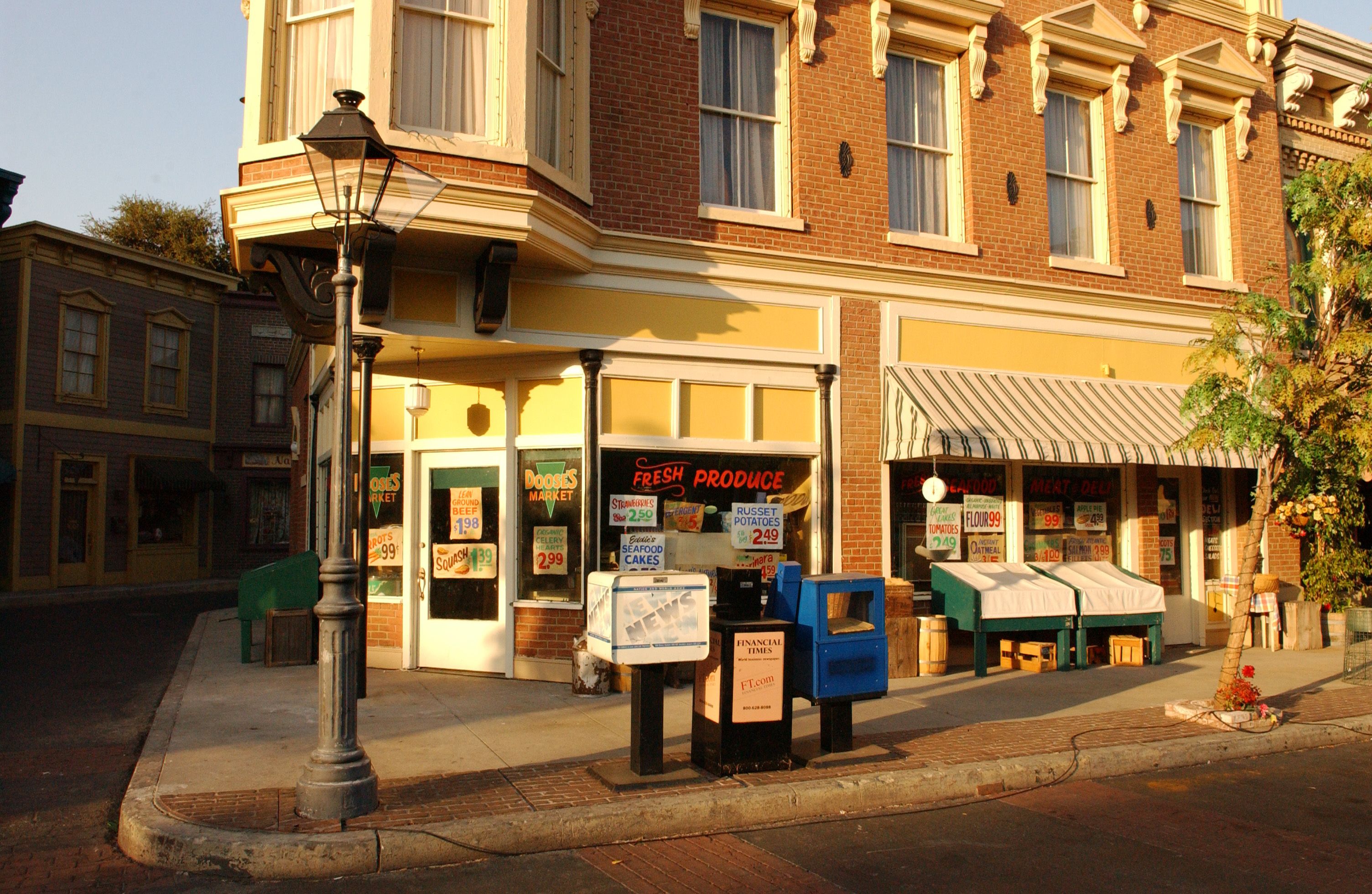 Gilmore Girls Stars Hollow - Pictures of Stars Hollow