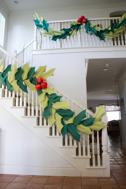 How to Make An Oversized Paper Christmas Garland - Paper Garland Tutorial
